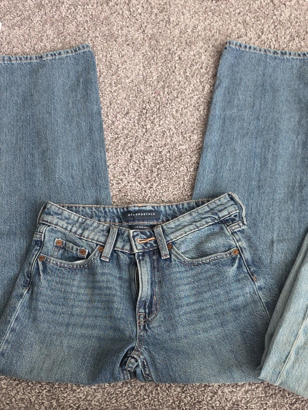 Aeropostale Low Rise Bagggy Jeans. Size 000 Reg